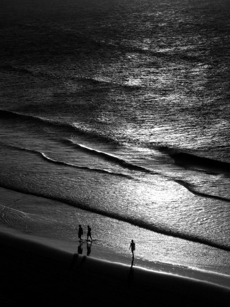 Praia Mar Ondas Oceano Dark Sol Por do Caminhando Turismo Marola Maresia Litoral  Areia Verão caminhada lazer