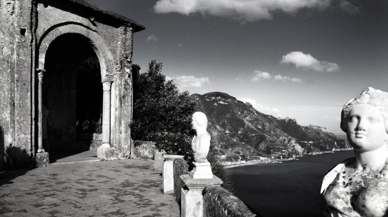 Rabelo Itália Porta Portão Morro Montanha Mar Oceano Topo Vista Céu Capri escultura