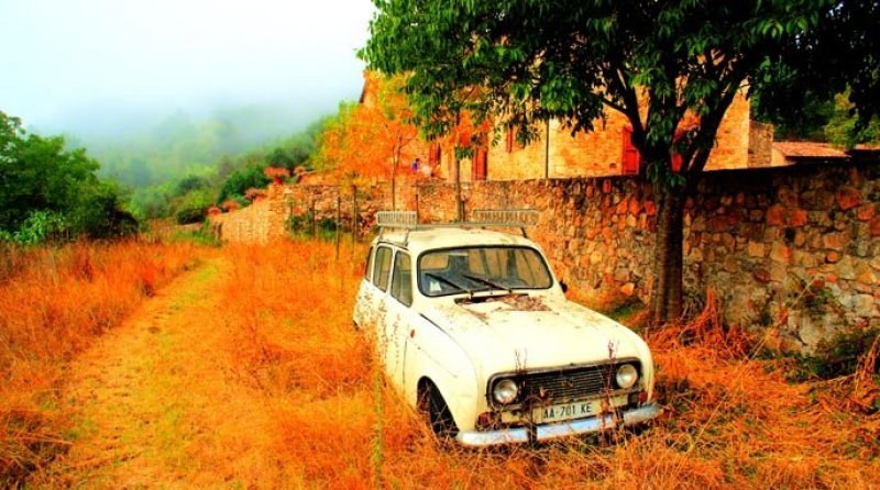 Carro Antigo Árvore Interior Pedra Muro Velho Vintage Caminho Rua Abandonar Abandonada Abandonado Toscana