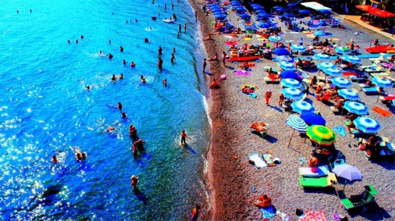 Italia Amalfi praia costa Amalfitana verão banho banhista 