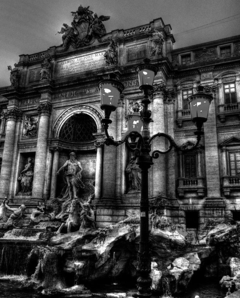 Italia Roma monumento  Fontana di Trevi 