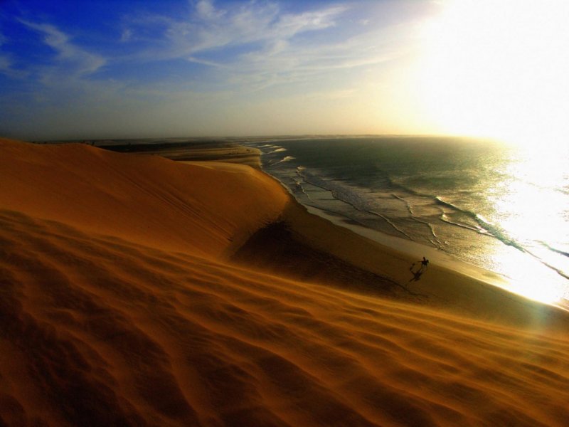 Brasil praia nordeste duna dunas areia sol cavalo cavalgando pessoa 