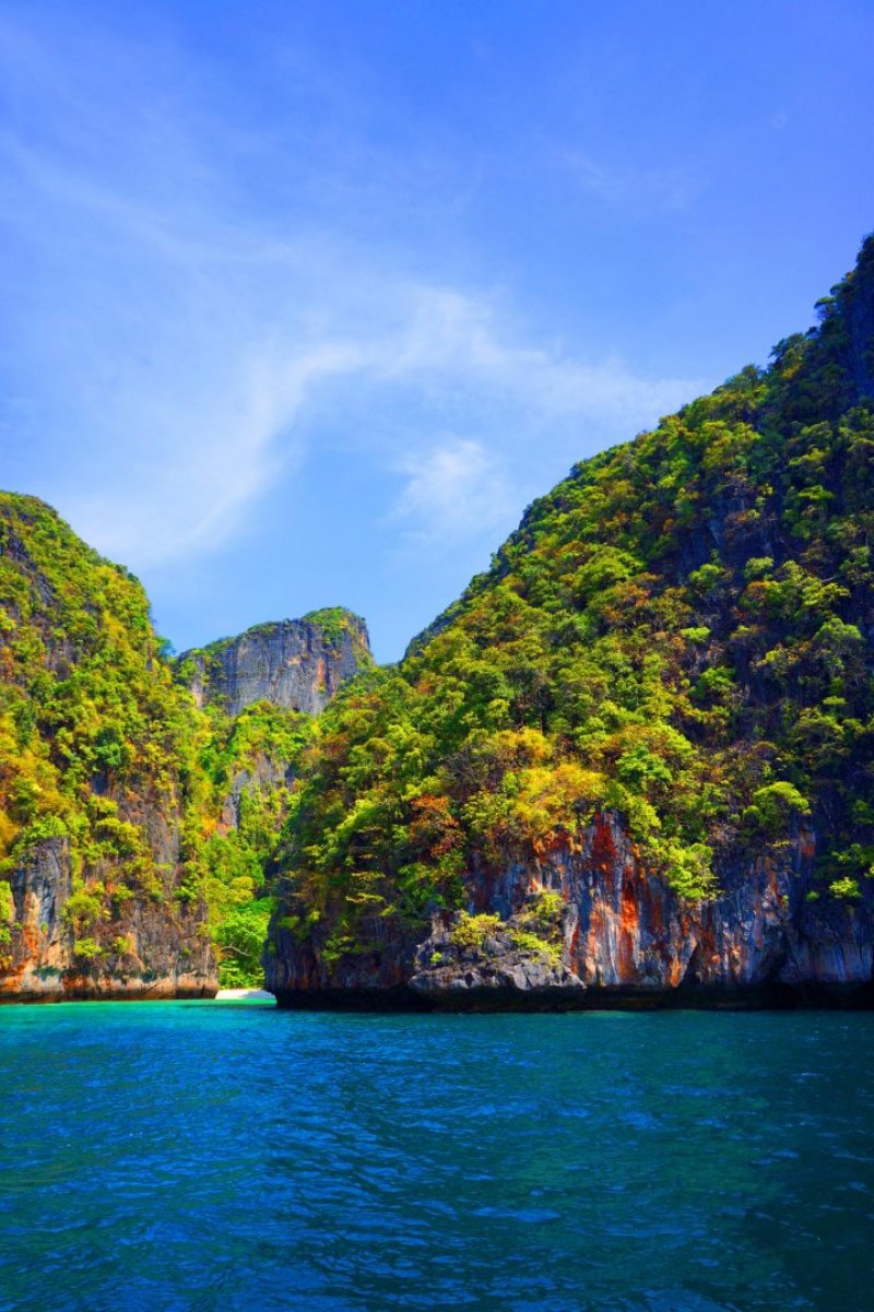 Tailândia koh phi phi montanha morro Ásia férias costa tropical tailândia trópicos baía céu verão parque mar água oceano recife turista destino paraíso praia  turismo paisagem rocha