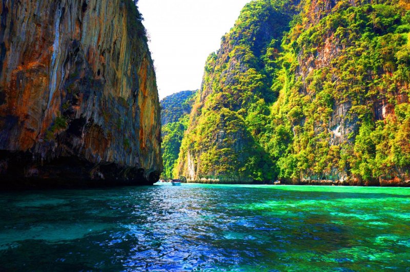 Tailândia koh phi phi montanha morro Ásia férias costa tropical tailândia trópicos baía céu verão parque mar água oceano recife turista destino paraíso praia  turismo paisagem rocha