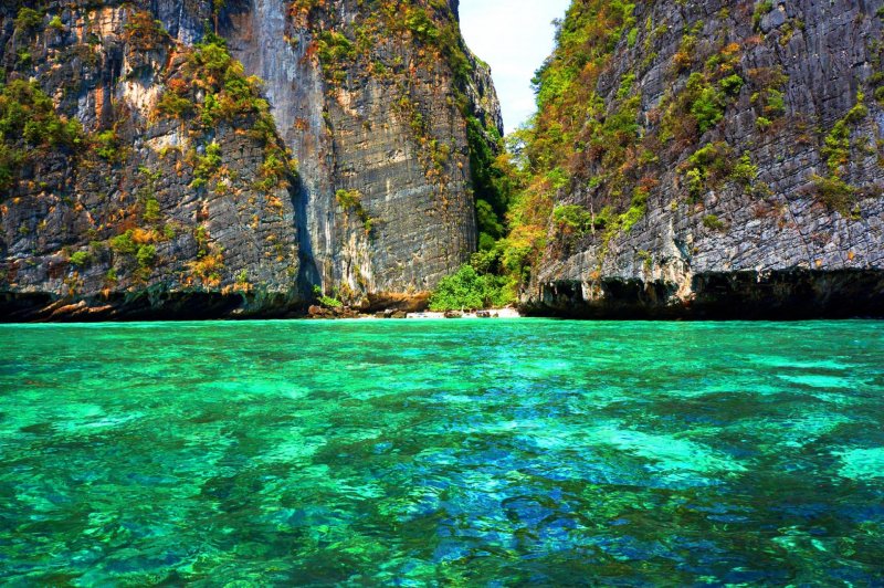 Tailândia koh phi phi montanha morro Ásia férias costa tropical tailândia trópicos baía céu verão parque mar água oceano recife turista destino paraíso praia  turismo paisagem rocha