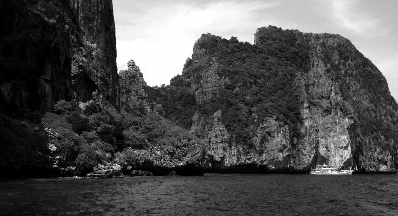 Tailândia koh phi phi montanha morro Ásia férias costa tropical tailândia trópicos baía céu verão parque mar água oceano recife turista destino paraíso praia  turismo paisagem rocha