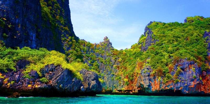 Tailândia koh phi phi montanha morro Ásia férias costa tropical tailândia trópicos baía céu verão parque mar água oceano recife turista destino paraíso praia  turismo paisagem rocha