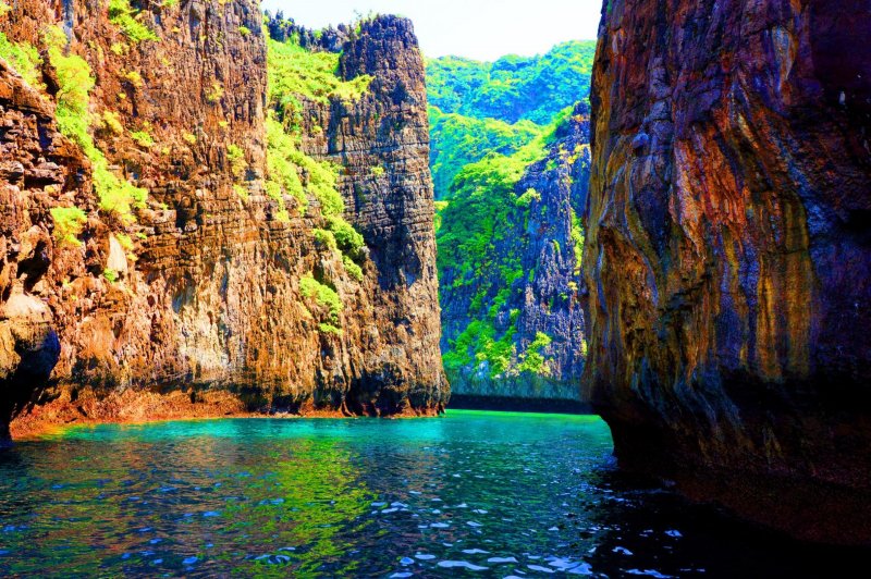 Tailândia koh phi phi montanha morro Ásia férias costa tropical tailândia trópicos baía céu verão parque mar água oceano recife turista destino paraíso praia  turismo paisagem rocha