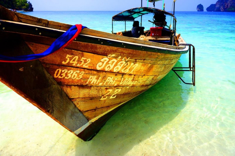 Tailândia koh phi phi barco barcos Ásia férias costa tropical tailândia trópicos baía céu verão parque mar água oceano recife destino paraíso praia  turismo paisagem barco barcos