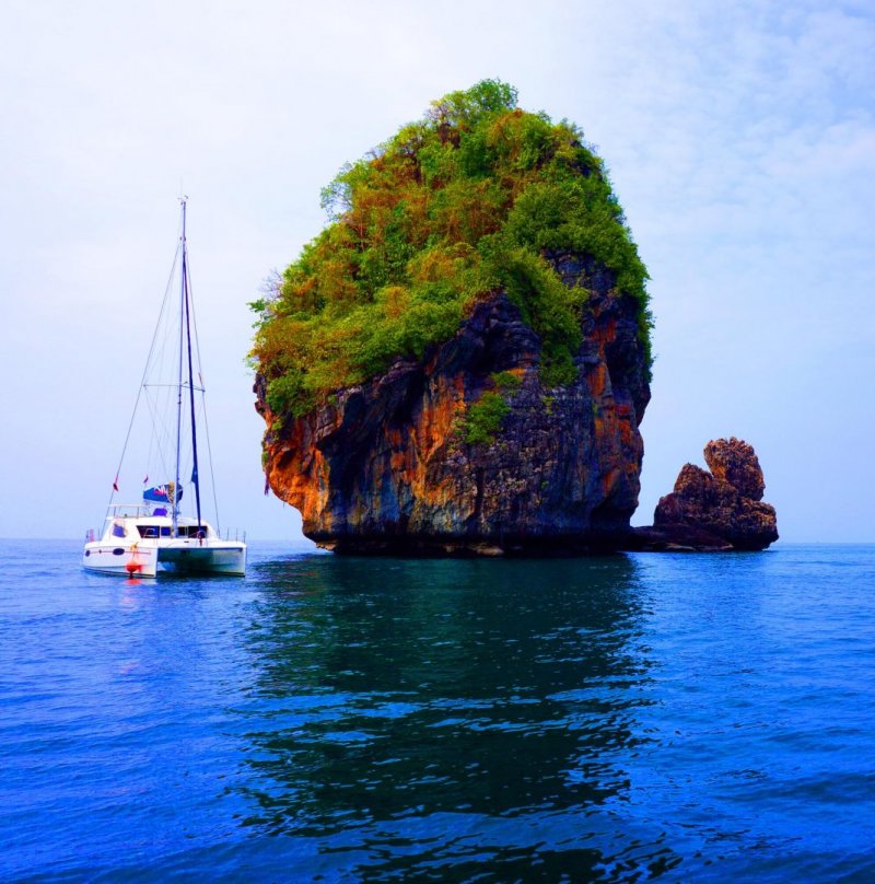 Tailândia koh phi phi barco barcos Ásia férias costa tropical tailândia trópicos baía céu verão parque mar água oceano recife destino paraíso praia  turismo paisagem barco barcos